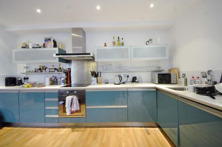 2 bedroom penthouse to rent - Photo 5