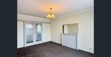 Cozy 2-Bedroom Unit Close to Shops & Transport - Photo 5