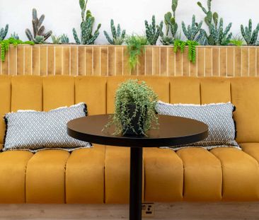 3 Bed Apartment - Photo 2