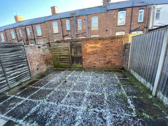 3 Bed Terraced House, Kipling Avenue, CH42 - Photo 1