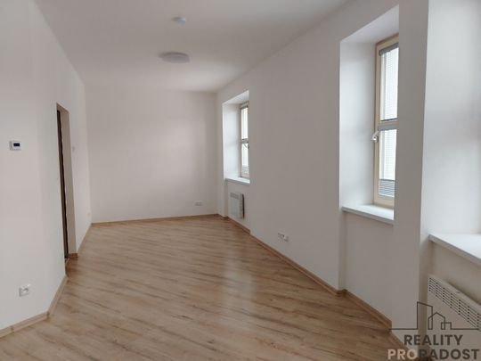 Pronájem bytu 1+kk a garsoniéry 35 m² - Photo 1