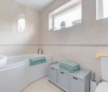 2 bedroom terraced house to rent - Photo 4