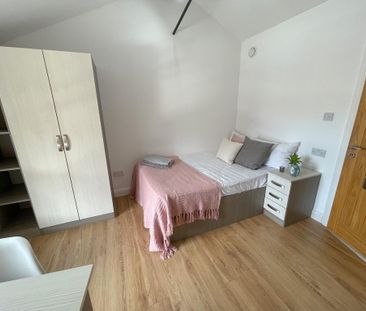 5 bedroom semi-detached house to rent - Photo 5