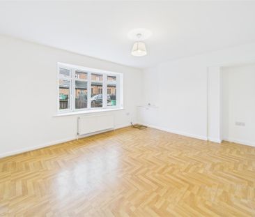 3 bedroom End of terrace house to rent - Photo 2