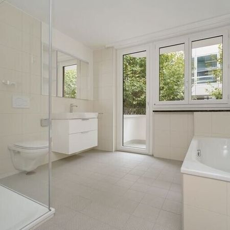 4.5-Zimmer-Wohnung mit vier Balkone im Zentrum von Biel zu vermieten - Foto 2