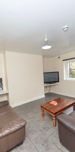 5 Bed - 35 Delph Mount, Woodhouse, Leeds - LS6 2HS - Student - Photo 1