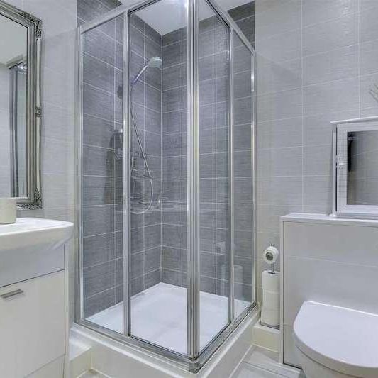 Royal Engineers Way, Mill Hill East, NW7 - Photo 1