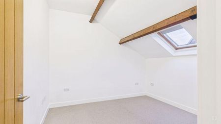 2 bedroom semi-detached house to rent - Photo 2
