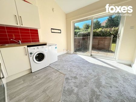 1 bed ground floor flat to rent in Flat 2, 24 Talbot Road, - Photo 2