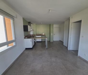 Location Appartement 2 pièces 41m² THONON LES BAINS 74200 - Photo 1