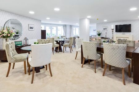 1 bedroom retirement property to rent - Photo 2