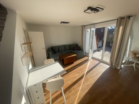 Besondere Studio Maisonette mit Dachterrasse und Balkon in Sürth! - Photo 2