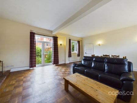 3 bedroom mews to rent - Photo 3