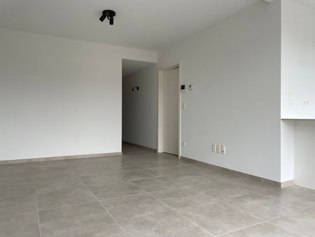 Gelijkvloerse verdieping te huur - Photo 3