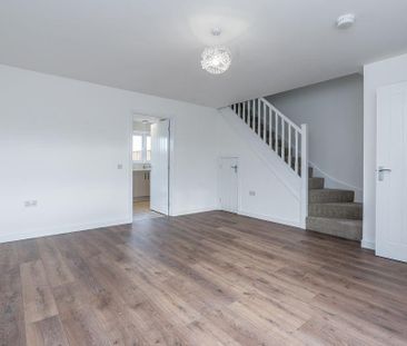 3 bedroom end of terrace house to rent - Photo 3