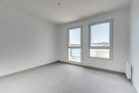 location Appartement T3 DE 61.95m² À NICE - Photo 3