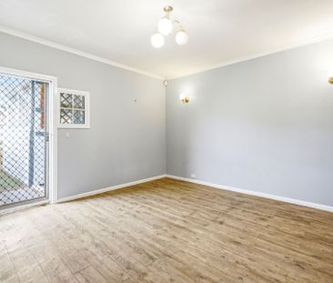 Spacious 4-Bed Family Home for Lease - Photo 2