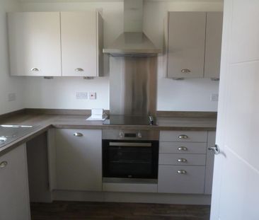 3 bedroom semi-detached house to rent - Photo 3