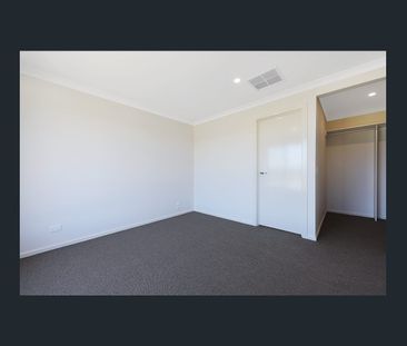 🏡 4-Bedroom House in Wallan - Photo 6