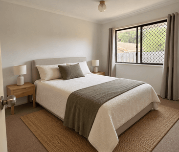 Lowset 3 bedroom town-unit with carport - Photo 2