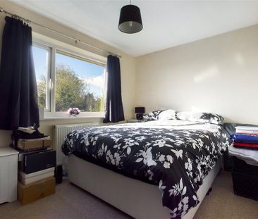 2 bedroom end of terrace house to rent - Photo 1