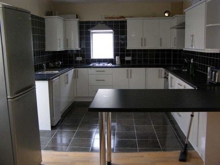 8 Bed - Addison Road, Plymouth - Photo 4