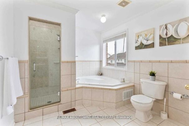 Detached Home For Lease | W9245835 - Photo 1