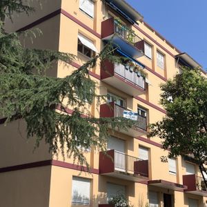 T4 MEUBLÉ - CAVE - GARAGE - BALCON - Photo 2