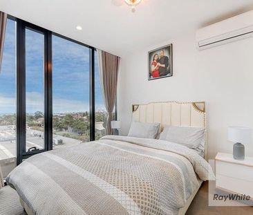 Breathtaking Bay Views in the Heart of Port Melbourne - Photo 6