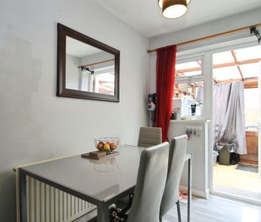 2 bedroom terraced house to rent - Photo 2