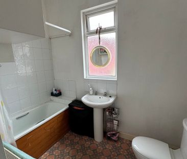 Flat 2, 114 Platt Lane, Manchester, M14 - Photo 4