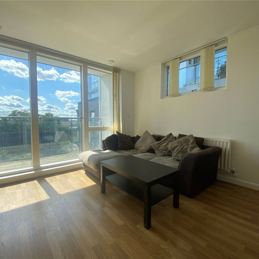 Clayponds Lane, Brentford, Middx, TW8 - Photo 1