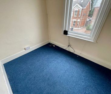 HANKINSON ROAD, CHARMINSTER (83AHA) - Photo 2