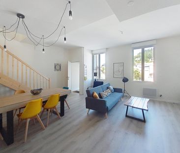 Location / Duplex - Photo 1