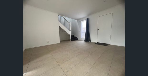 Light Filled Luxury! - Photo 1