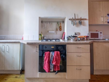 2 bedroom flat to rent - Photo 4