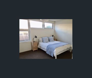 2 Bedroom Apartment with Carspace - Photo 4