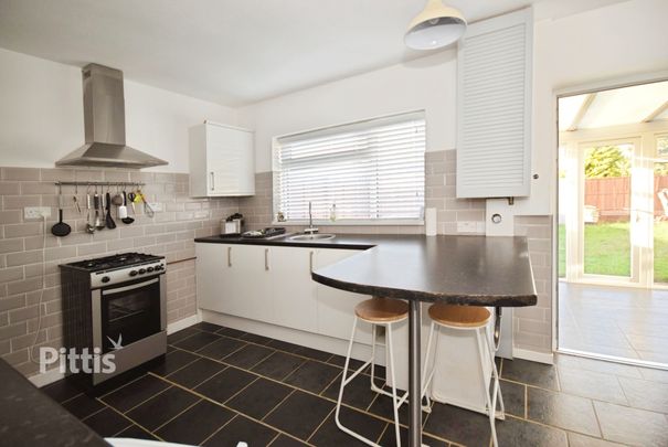 2 bedroom detached bungalow to rent - Photo 1
