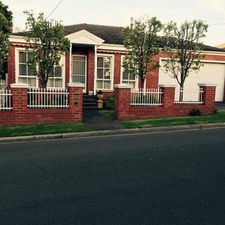 3-bedroom shared house, McGowans Lane - Photo 2