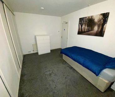 Room in a Shared House, Walsall Road, B42 - Photo 5