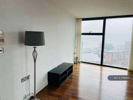 2 bedroom flat to rent - Photo 3