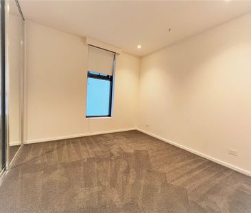 Fabulous Two Bedroom in Southbank Grand! - Photo 2