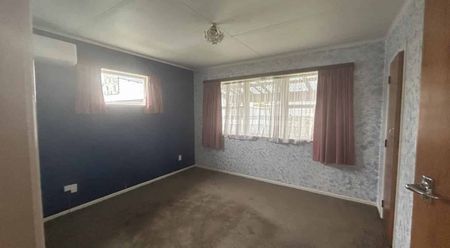 Three bedroom home - Photo 4