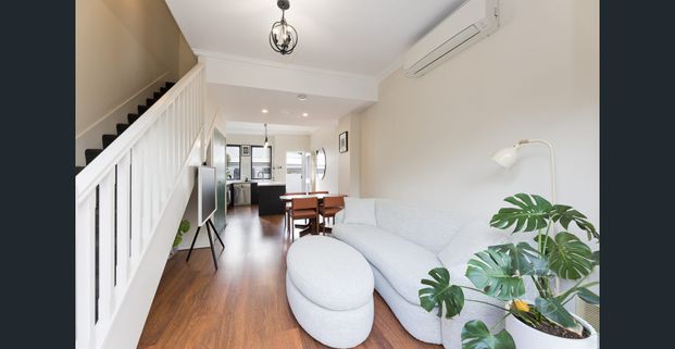 SURE TO IMPRESS! - Photo 1