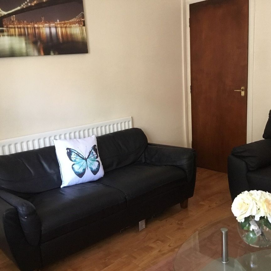 5 bedroom house to rent - Photo 1