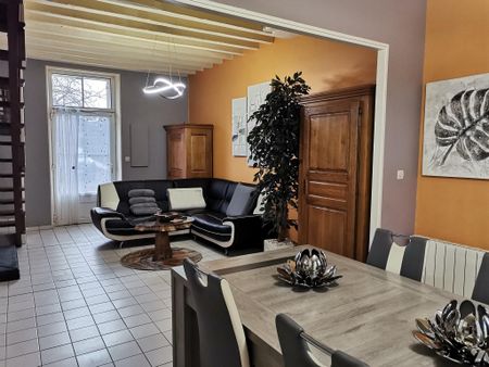 Spacieux appartement en duplex de type F3 avec garage attenant. - Photo 2
