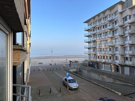 Volledig gerenoveerd appartement met zicht op zee - Photo 2