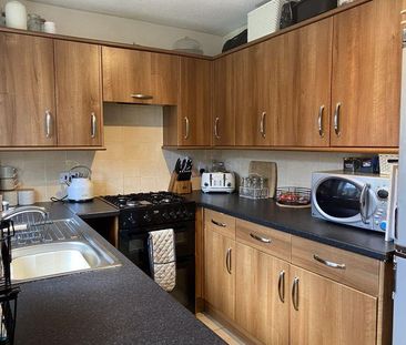 2 bedroom terraced house to rent - Photo 2
