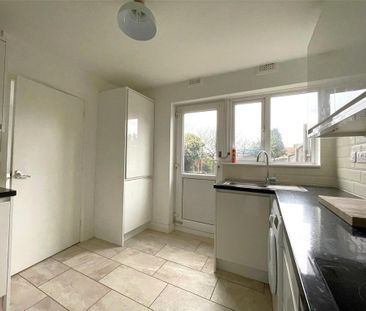 3 bedroom end of terrace house to rent - Photo 5