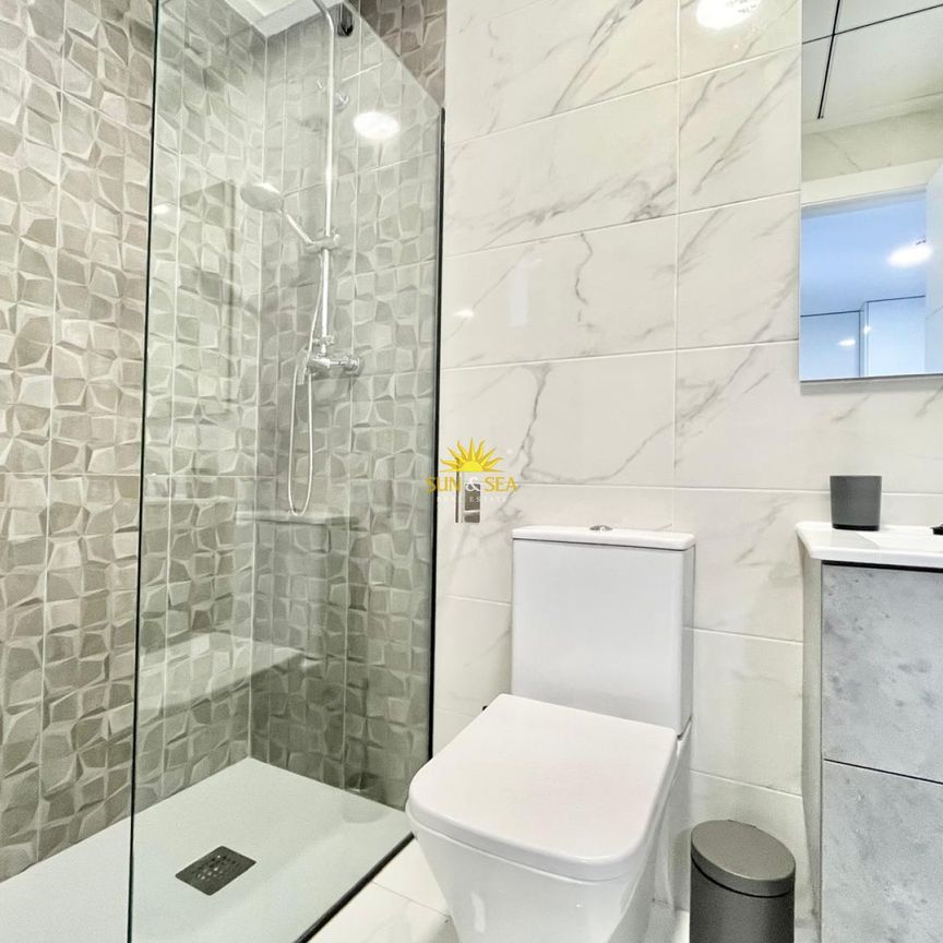 1 BEDROOM HOLIDAY APARTMENT - TORREVIEJA - Foto 1